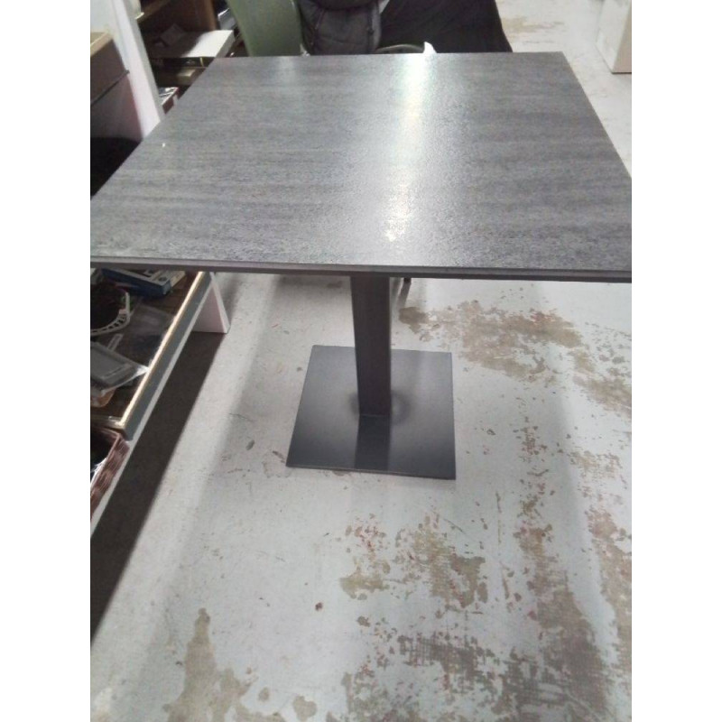 TABLE CARRÉE CÉRAMIQUE 
