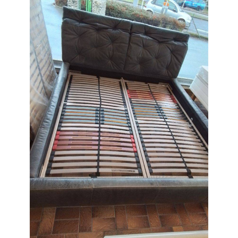 LIT CUIR GRIS 180X200 MUSTERRING