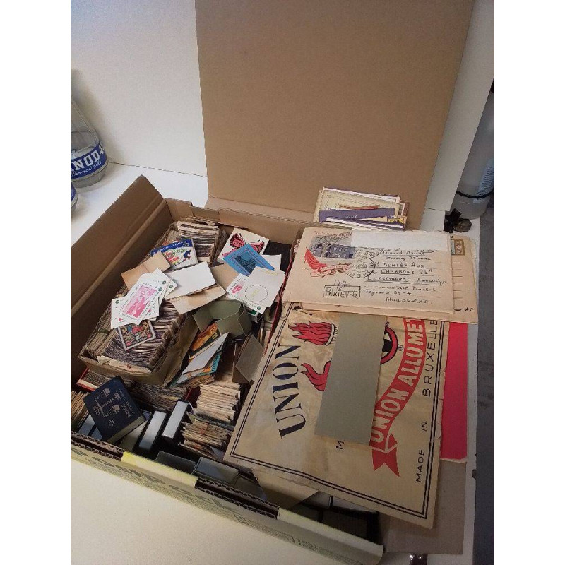 COLLECTION ALLUMETTES ET CARTES POSTALES 