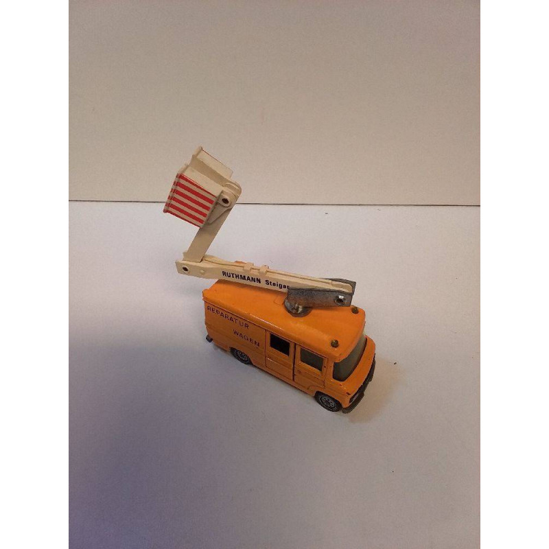 VOITURE ANCIENNE SIKU