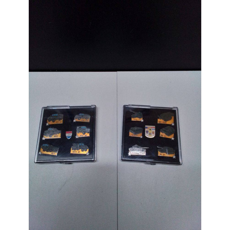 BOITE DE PIN’S MILITAIRE 