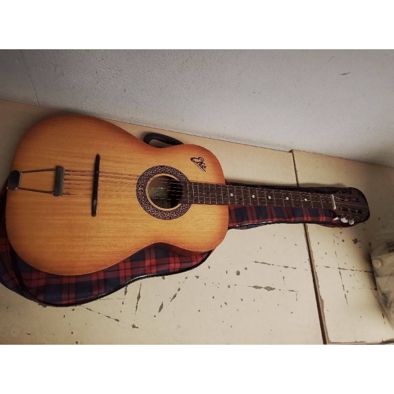 GUITARE CLASSIQUE EKO FIESTA + HOUSSE