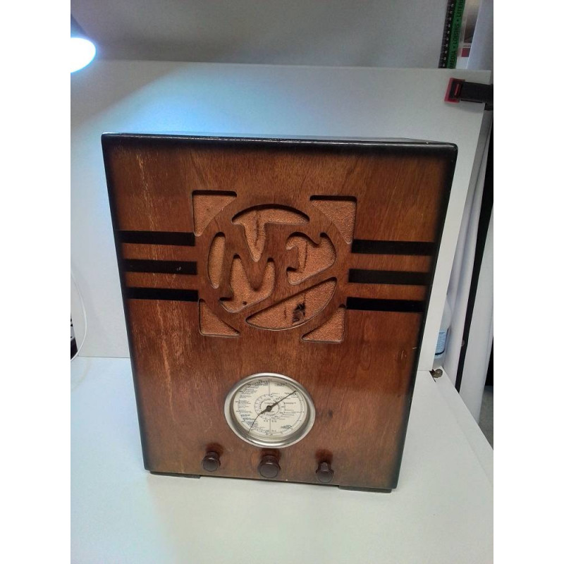 RADIO ANCIENNE EN L\'ÉTAT 