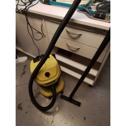 ASPIRATEUR KARCHER WD4