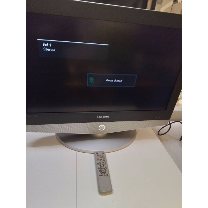 TELEVISEUR SAMSUNG 32’’ + TÉLÉCOMMANDE 