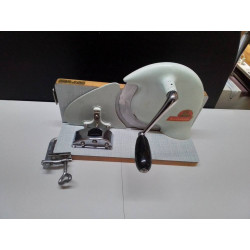 TRANCHEUSE MANUELLE + ATTACHE