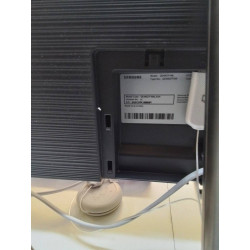 TELEVISEUR QLED SAMSUNG 49’’ + ACCESSOIRES 