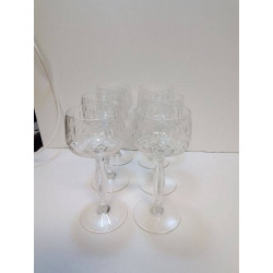 LOT DE VERRES A VIN CISELÉS 