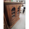 VITRINE 2 PORTES ET 2 TIROIRS CHENE MASSIF