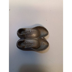 PAIRE DE SABOTS PUBLICITAIRE GODIN