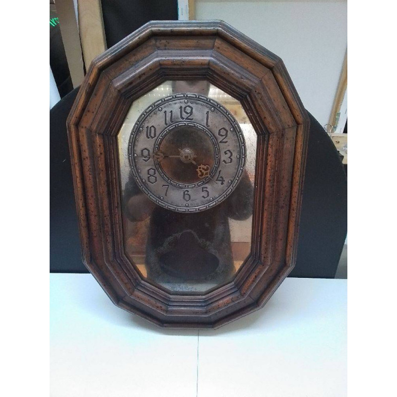 HORLOGE MURALE EN BOIS EN L\'ÉTAT 