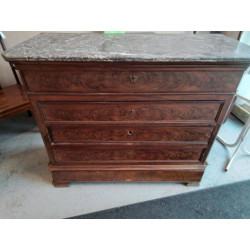 COMMODE ANCIENNE DESSUS...