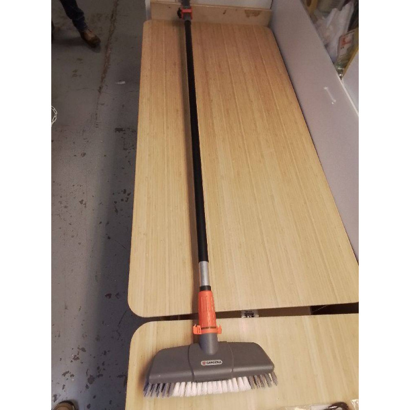 BROSSE TÉLESCOPIQUE GARDENA