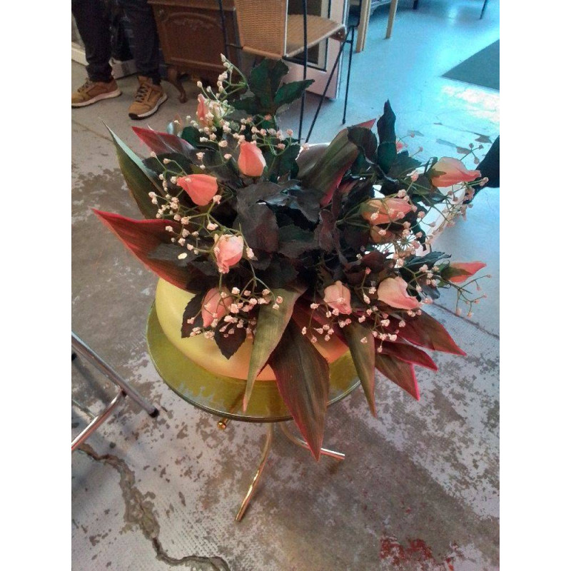 VASE ET SUPPORT ET DÉCORATION ARTIFICIELLE 