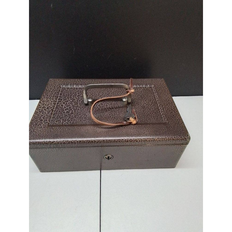 CAISSE MÉTAL BRUN + CLE