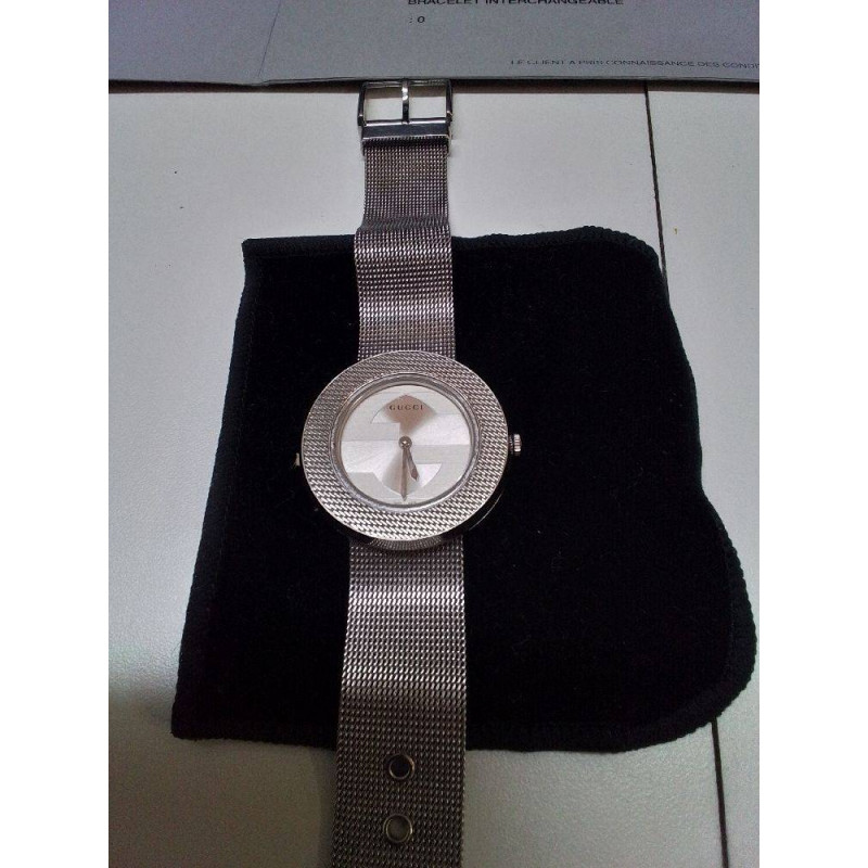 MONTRE GUCCI AVEC CERTIFICAT 