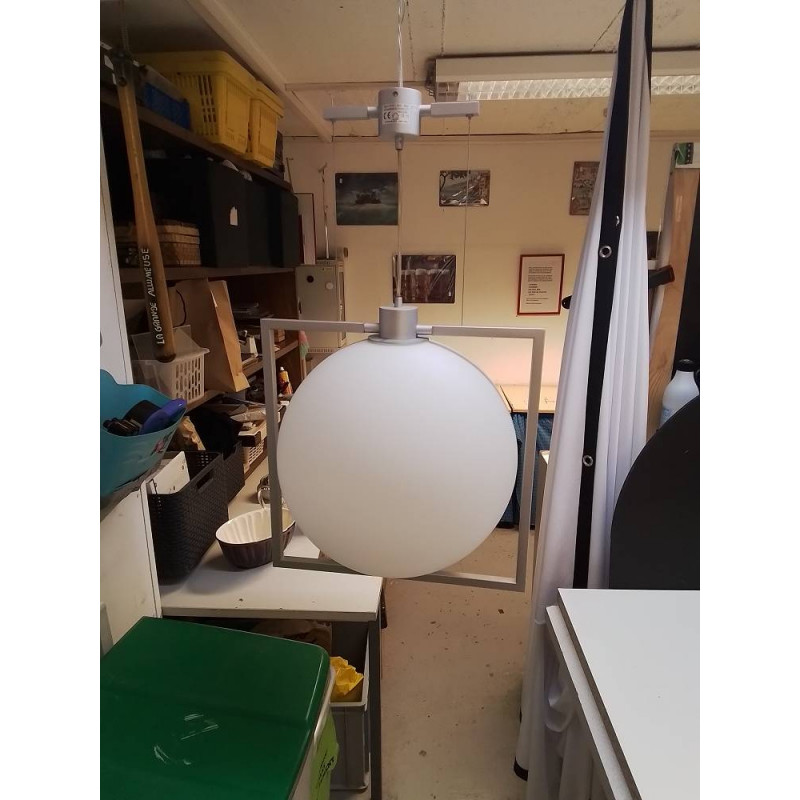 LUMINAIRE BOULE ENCADRER 