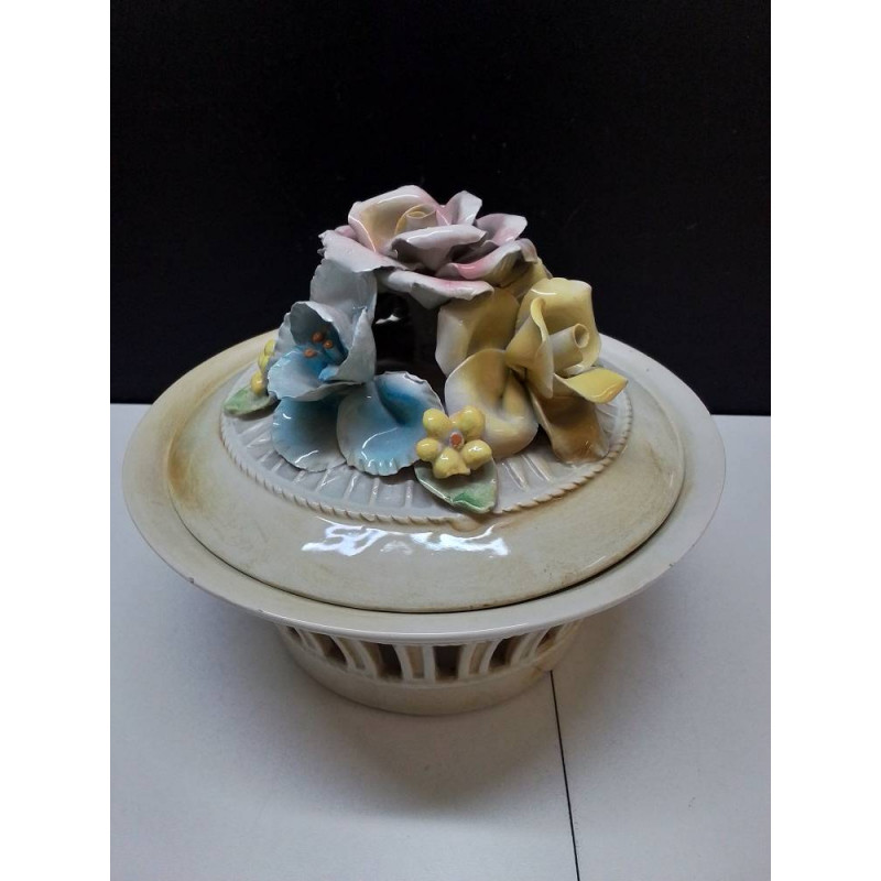 BONBONNIÈRE AJOURÉE STYLE CAPODIMONTE 