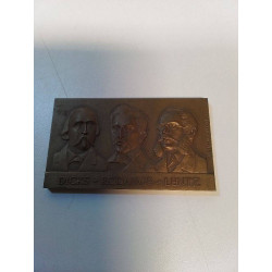 PLAQUE COMMÉMORATIVE...