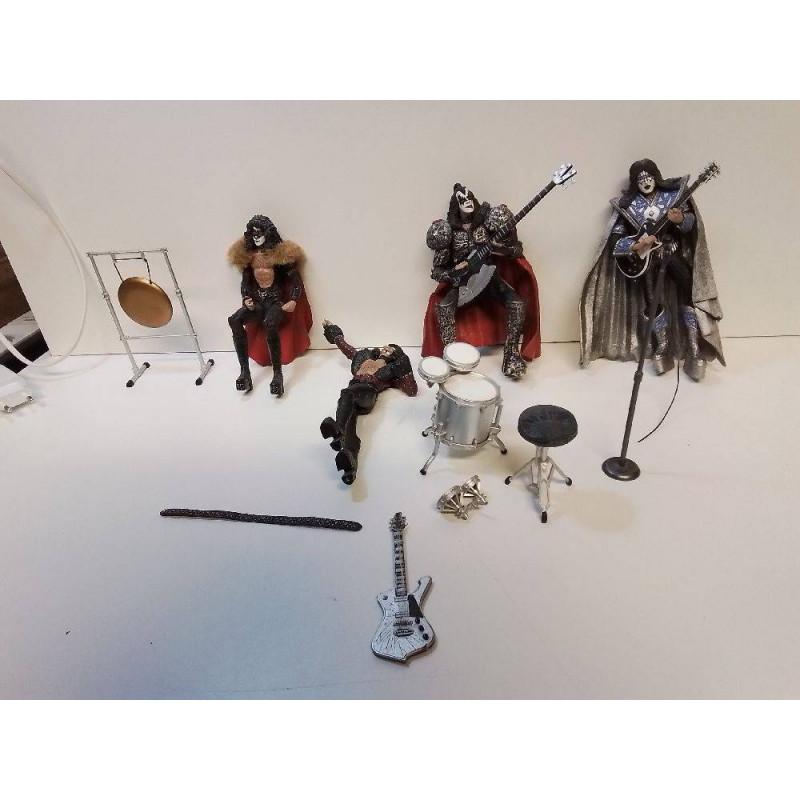 COLLECTION FIGURINES KISS EN L’ETAT 