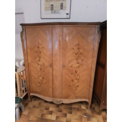 ARMOIRE EN MARQUETERIE...
