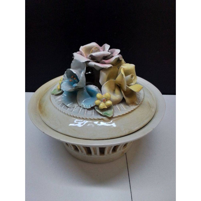 BONBONNIÈRE AJOURÉE STYLE CAPODIMONTE 