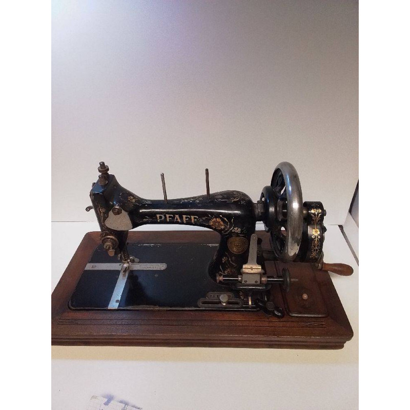 MACHINE A COUDRE ANCIENNE 