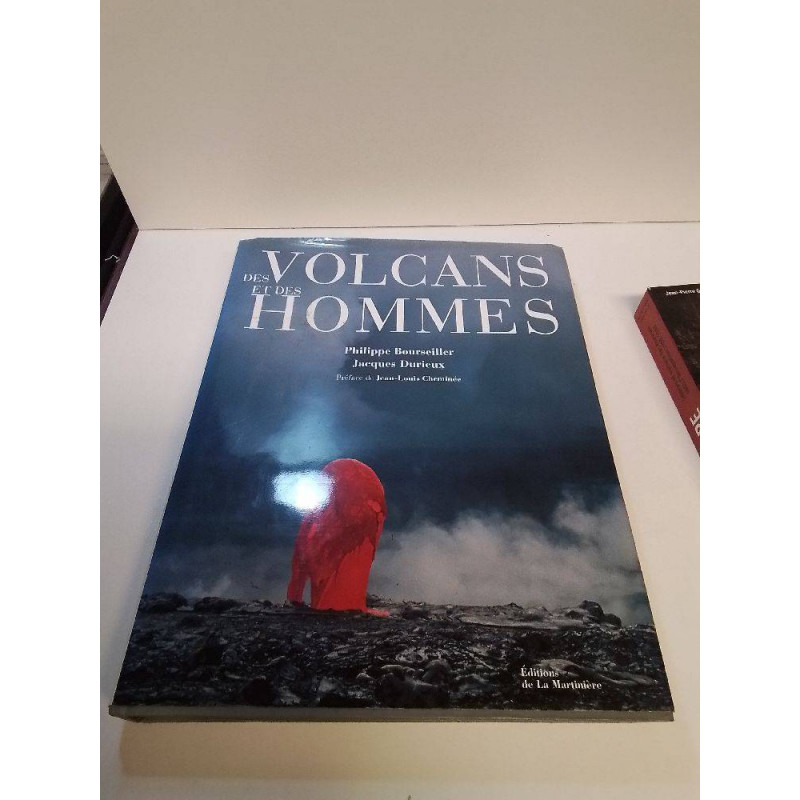 LIVRE DES VOLCANS ET DES HOMMES