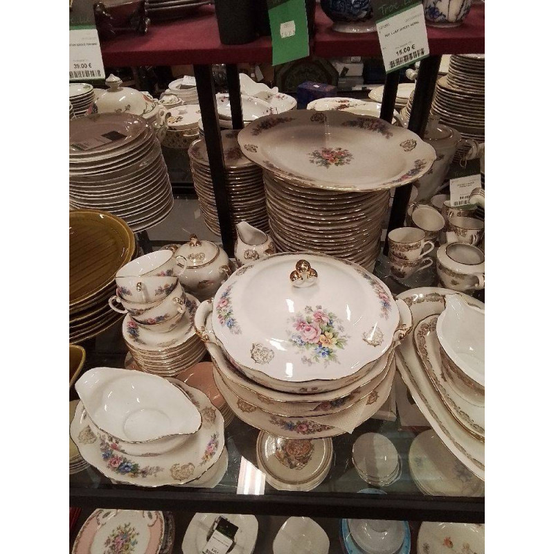 SERVICE PORCELAINE DE FRANCE MOTIF FLEURS