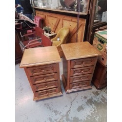 MEUBLE D’APPOINT EN CHENE 4...