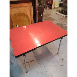 TABLE FORMICA ROUGE 