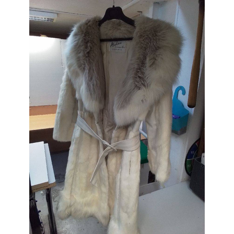 MENTEAU FOURRURE ALASKAN COL ET CEINTURE CUIR BLANC 