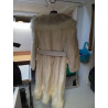 MENTEAU FOURRURE ALASKAN COL ET CEINTURE CUIR BLANC 