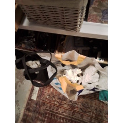 MEUBLE D’ANGLE + AQUARIUM AVEC ACCESOIRES 