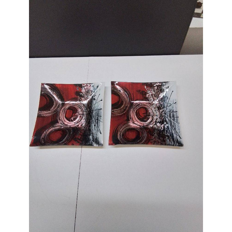 LOT DE 2 ASSIETTES DECORATIVES 