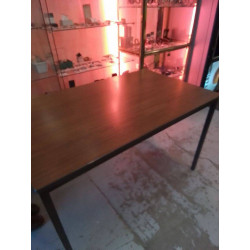 TABLE PIÈTEMENT METAL 