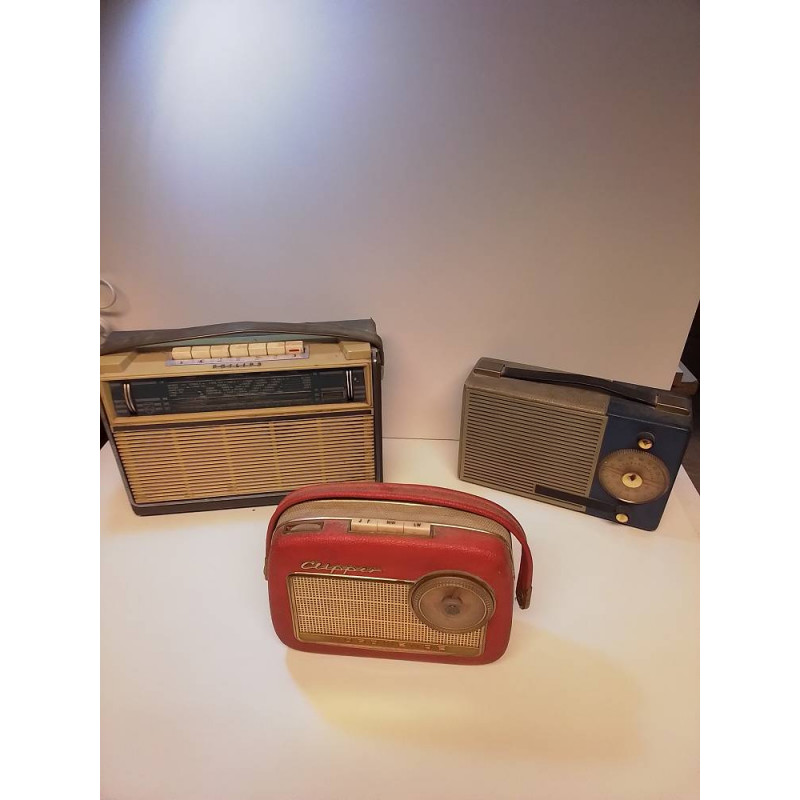 RADIO VINTAGE EN L\'ÉTAT 
