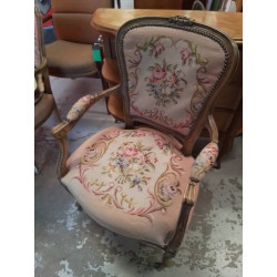 FAUTEUIL STYLE LOUIS XV 