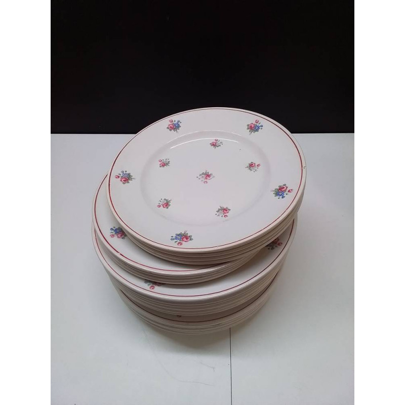 LOT D\'ASSIETTES MOULIN DES LOUPS 