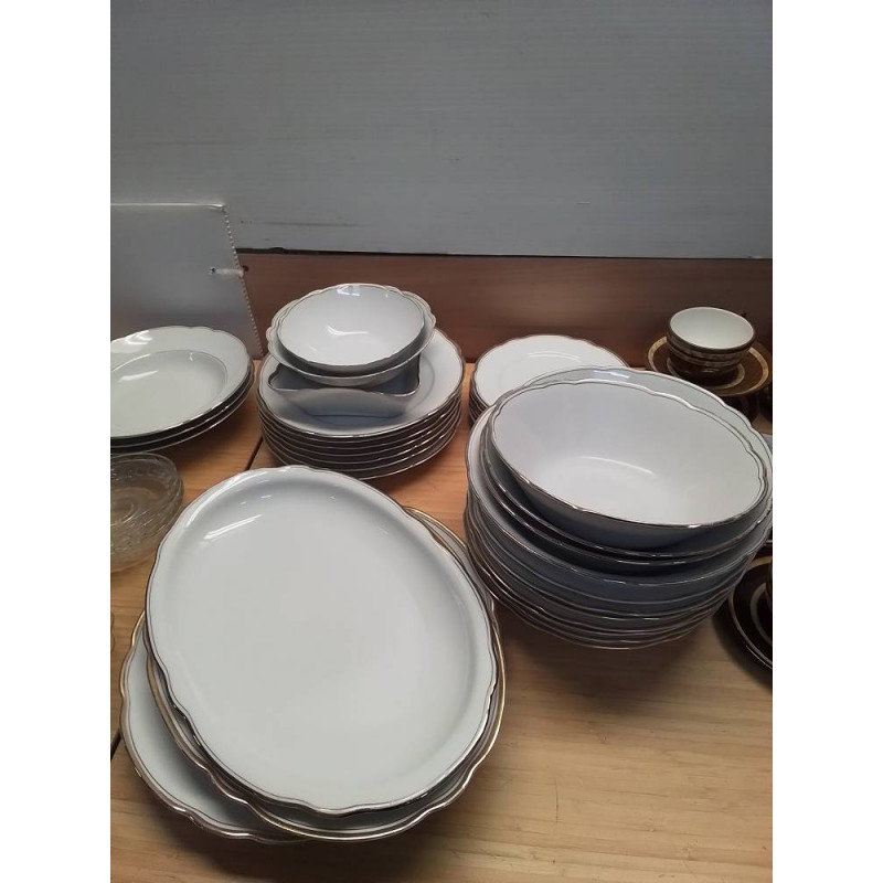 LOT VAISSELLE BAVARIA BORD DORÉ 