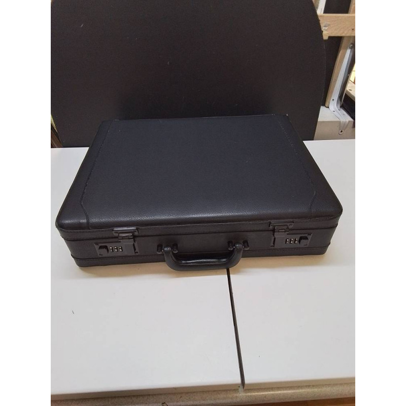 MALETTE NOIRE CODE 100 ET 166