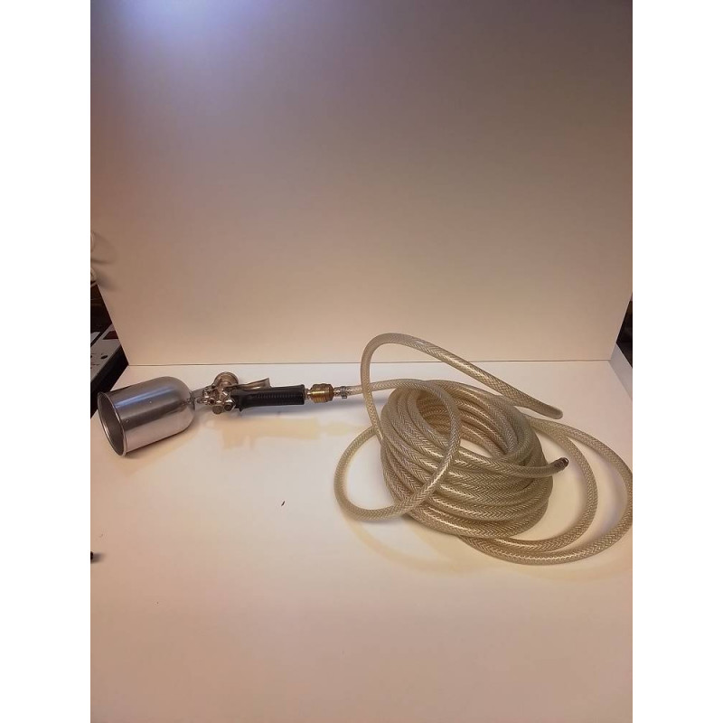 PISTOLET A PEINTURE ET TUYAU 