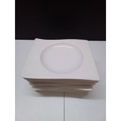 LOT D\'ASSIETTES PM...