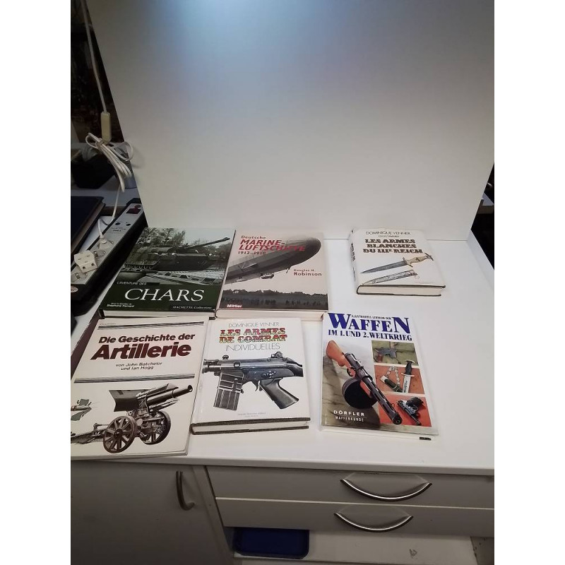 LIVRE ARMES DE COMBAT LA PIECE 