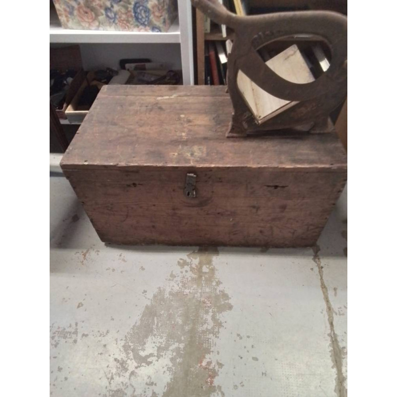 CAISSE EN BOIS ANCIENNE 