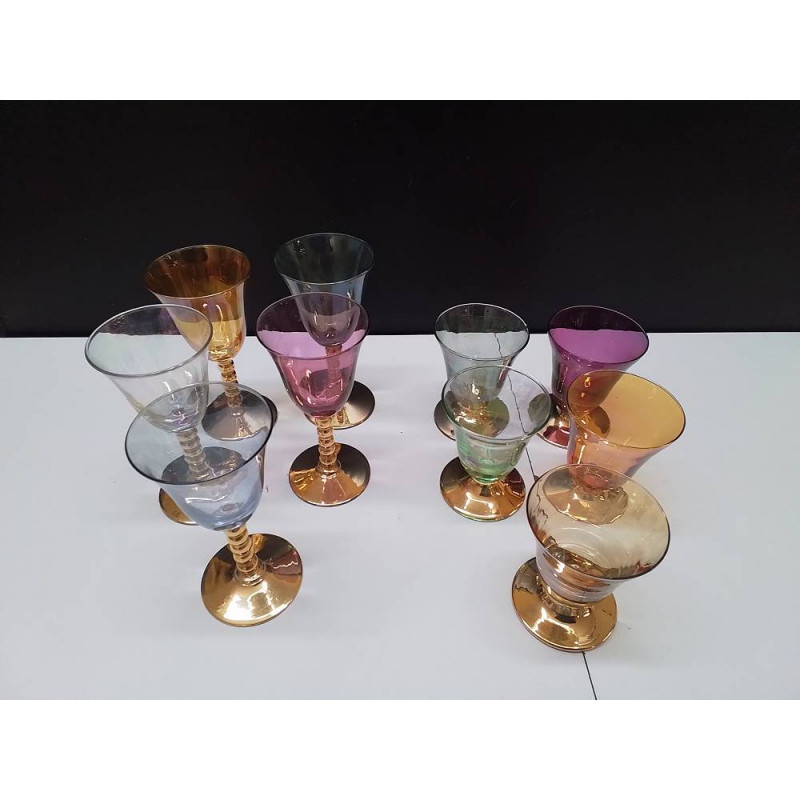 LOT DE VERRES PIÈTEMENT DORÉ 