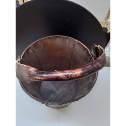 SEAU EN CUIR ANCIEN 
