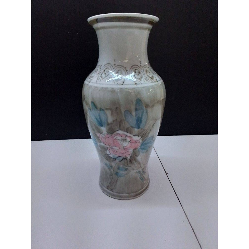 VASE MOTIF A FLEURS 