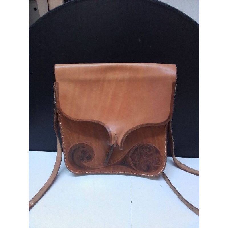 POCHETTE CUIR ARTISANALE 