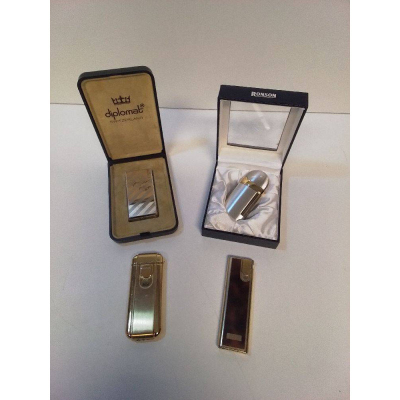 LOT BRIQUETS VINTAGE EN L\'ÉTAT 